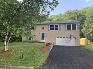 125 Sandy Dr, Vestal, NY