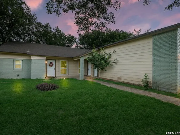 5214 Meadow Rise St, San Antonio, TX 78250