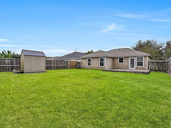 5th image of 9022 Amberjack Dr
