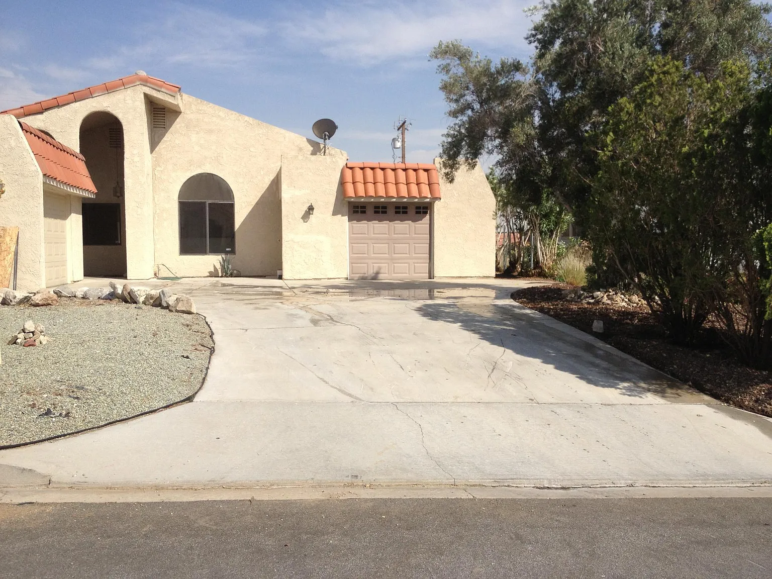 9422 El Mirador Blvd — Photo 2