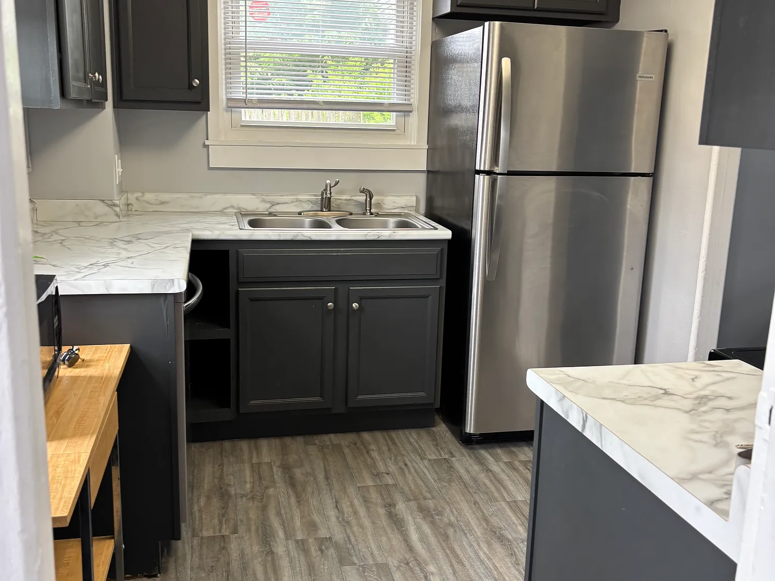 8 Hobart Cir — Photo 2