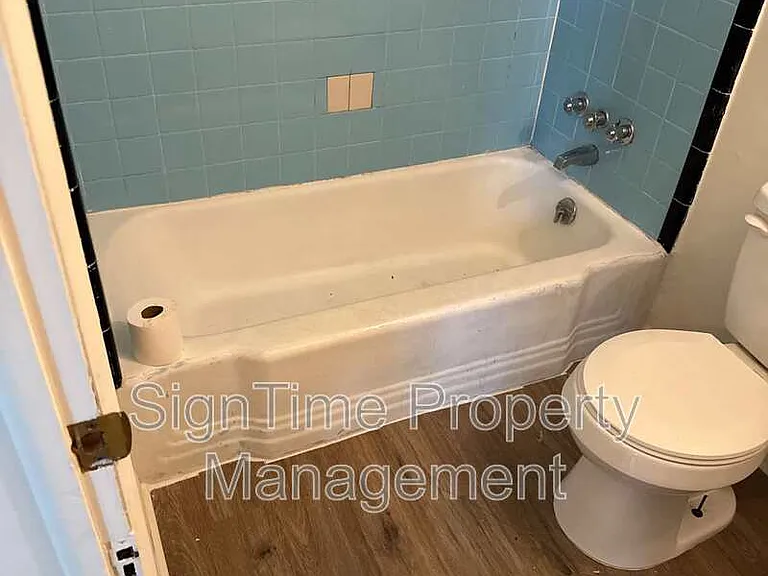 38 E Franklin St #4 — Photo 6