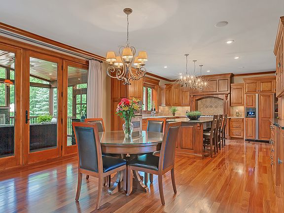 4th image of 1601 Blackberry Cir