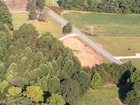 1519 Hoots Rd #1, Yadkinville, NC 27055