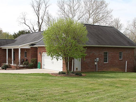 4th image of 518 Selkirk Dr