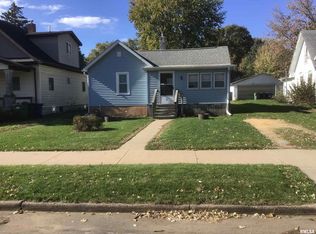 214 N 6th St, Clinton, IA 52732
