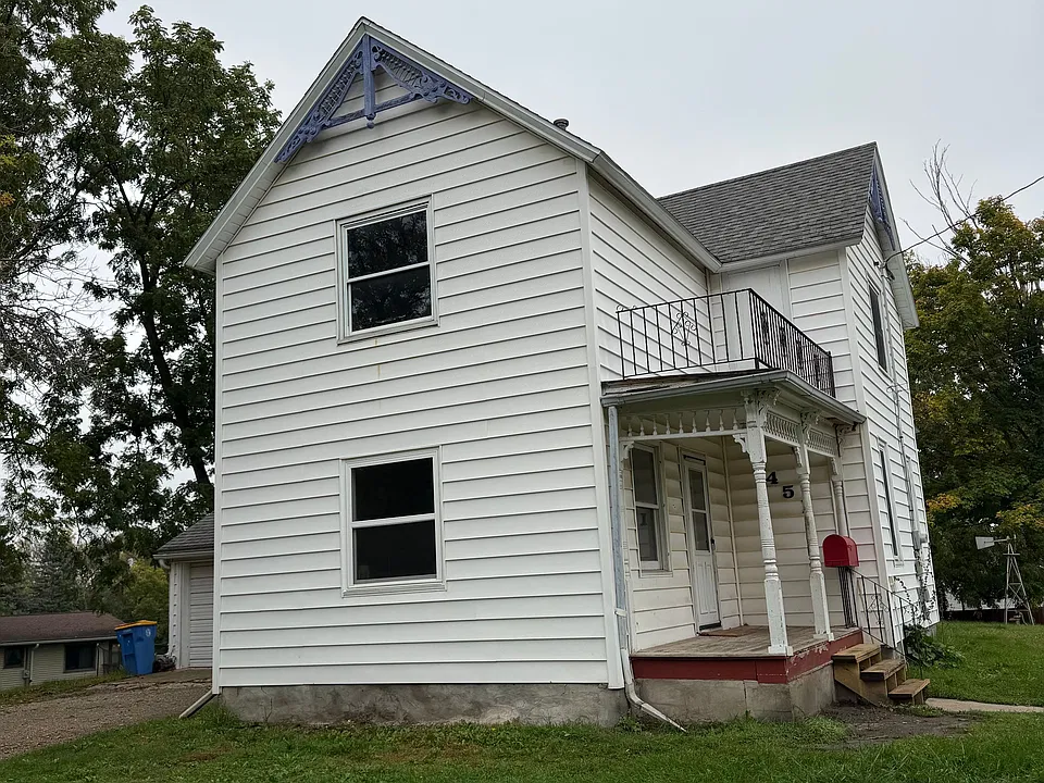 451 Flora St