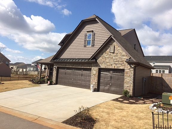 3rd image of 124 Windsor Creek Ct