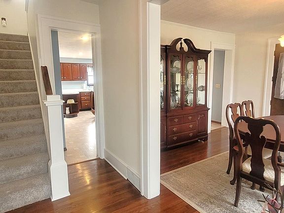 3rd image of 4916 Roslindale Ave