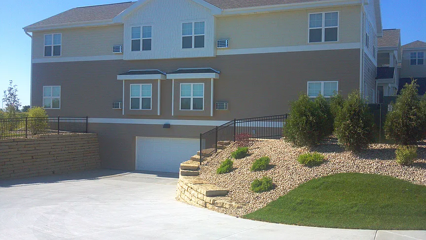 2 bed, 1074 sqft, $999 — Photo 3