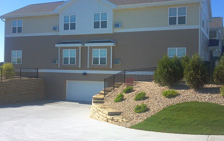 1479 Pleasant St — Photo 3