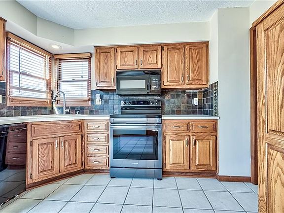 4th image of 4900 Ballentine St