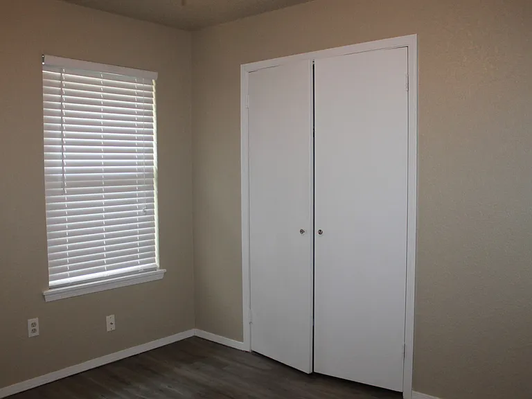 8511 Justin Pl — Photo 9