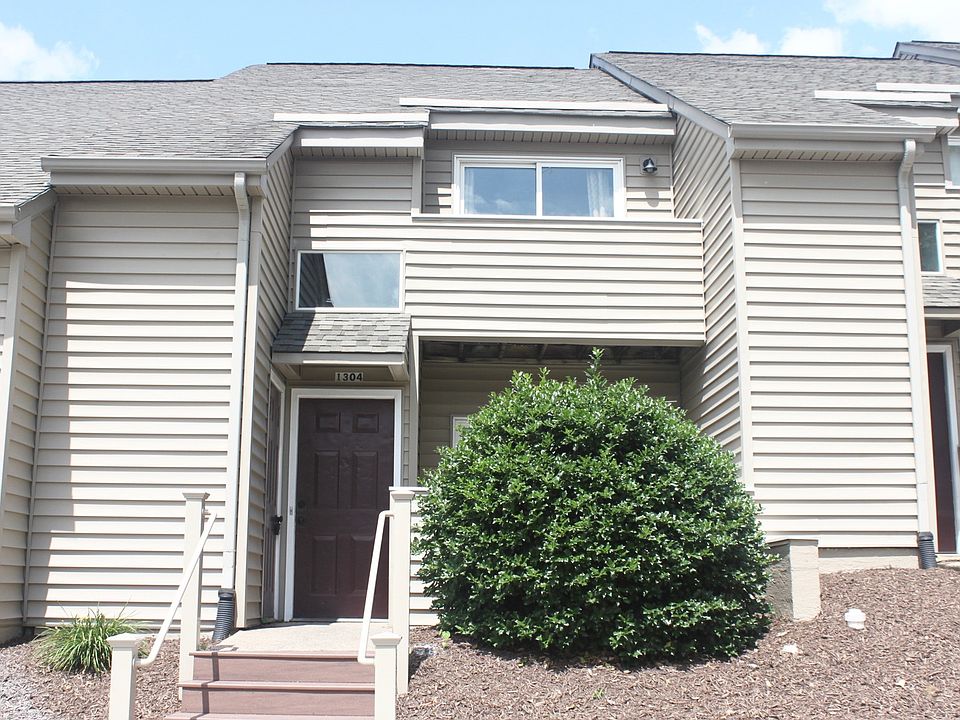 1st image of 1304 Bradley Dr #4B-2Ba