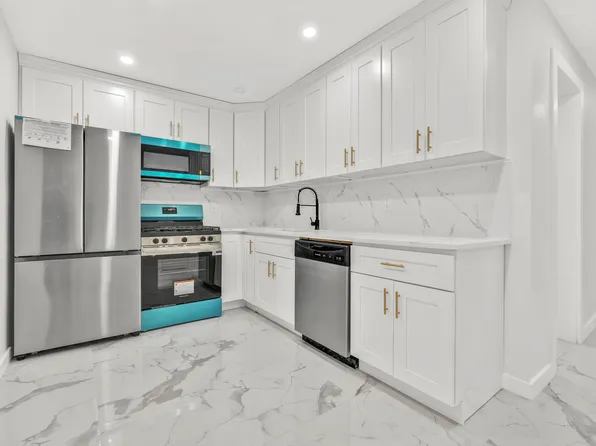 780 Hendrix Street image 7 of 25