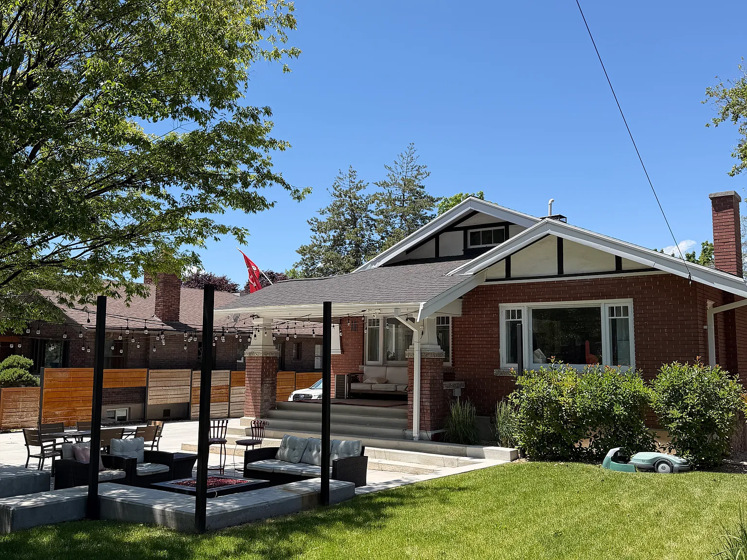 6 bed, 2500 sqft, $1,000 — Photo 1