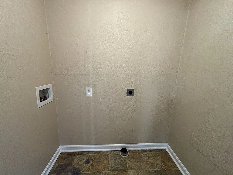 28 Hiland Pl #A — Photo 10