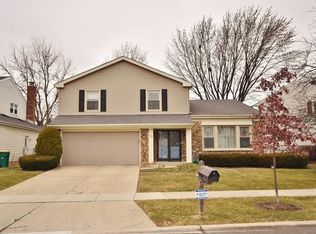 1154 Devonshire Rd, Buffalo Grove, IL 60089