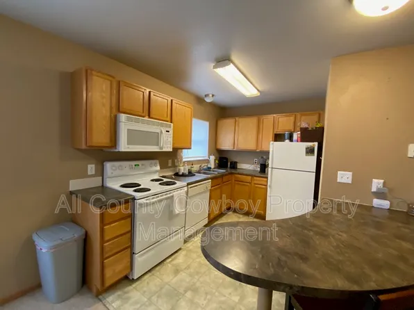 621 E Mitchell St #B5, Laramie, WY 82072