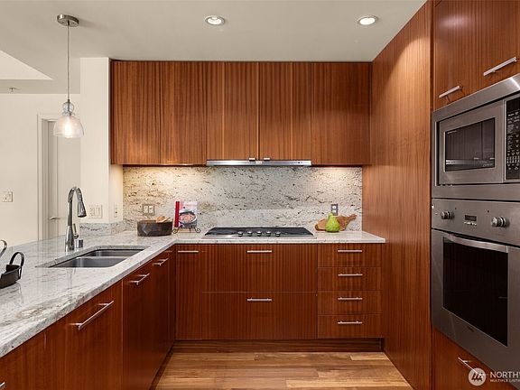 4th image of 500 106th Avenue NE #603