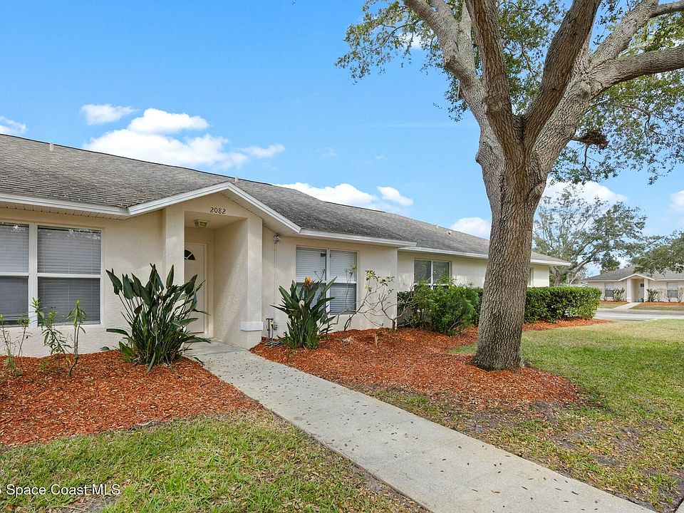 1st image of 2074 Foxwood Dr