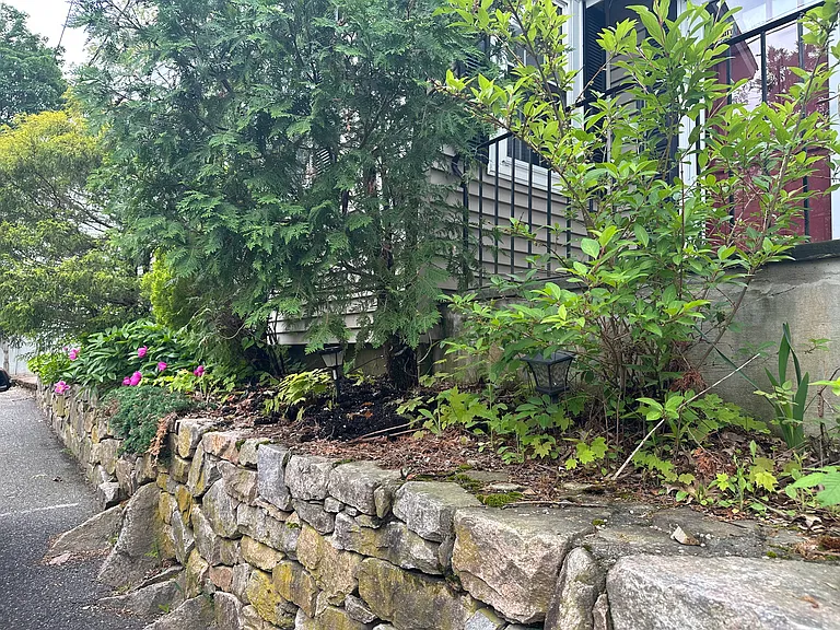 358 Union St — Photo 34