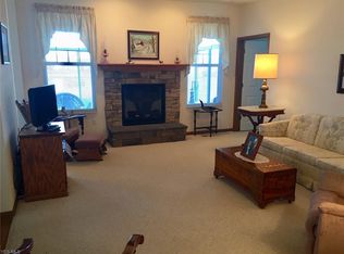 2352 Roxbury Rd, Avon, OH 44011