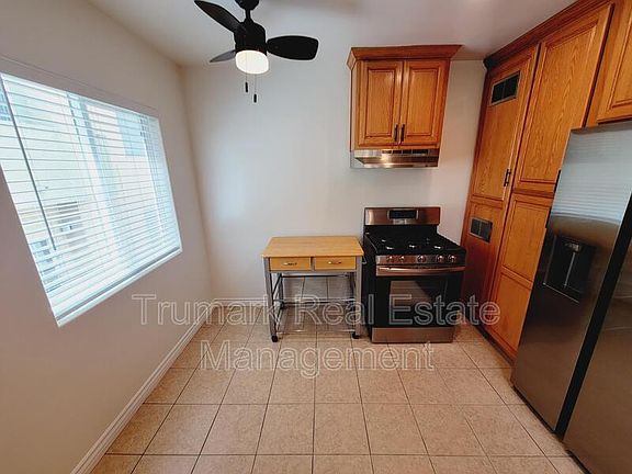 3rd image of 4249 Laurel Canyon Blvd