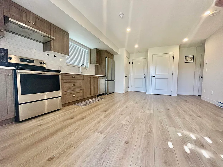 1100X Harris Dr #BASEMENT — Photo 4