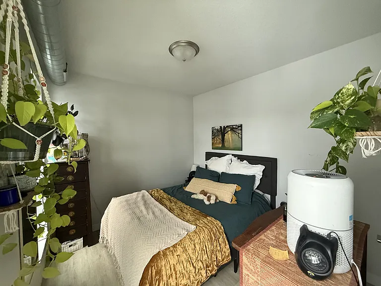 3325 E 52nd St #302 — Photo 7