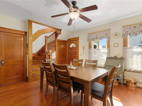 4th image of 19 Bouvier Ave