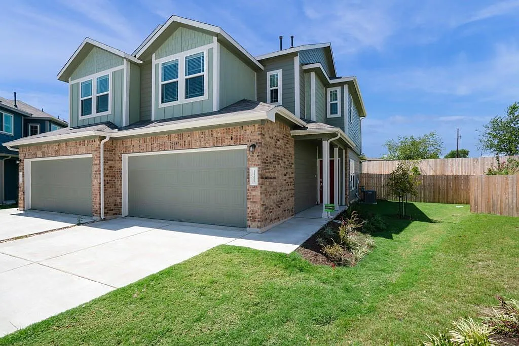 15200 Spruce Frost Cv — Photo 2