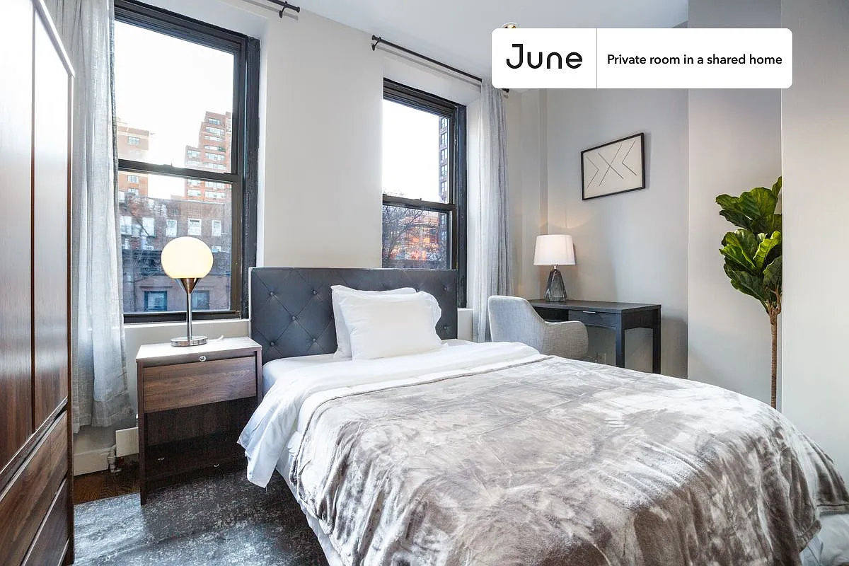 Queen bedroom in 4 bed/2 bath home in Upper East Side #158 A — Photo 1