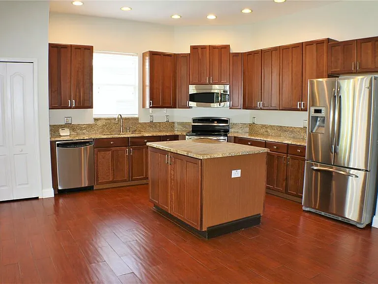 11609 Greensleeve Ave — Photo 13