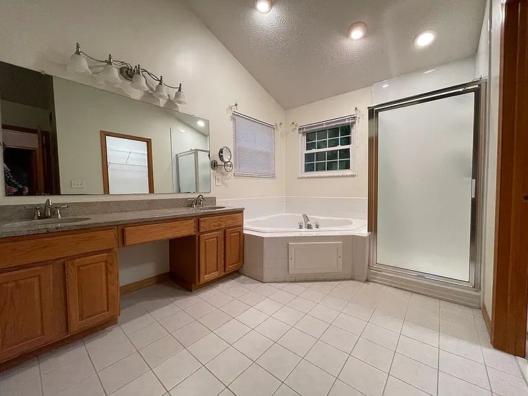 6041 Holywell Dr — Photo 13