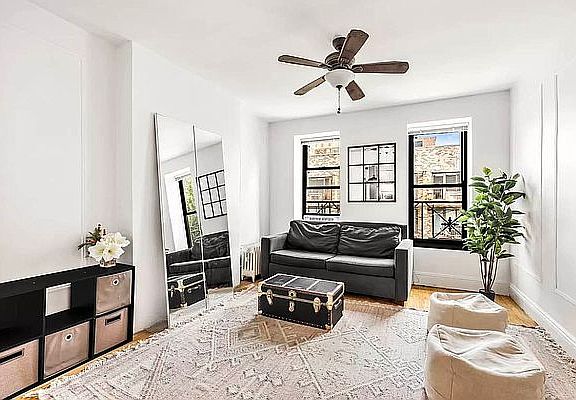 5th image of 214 E 84th St APT 5C