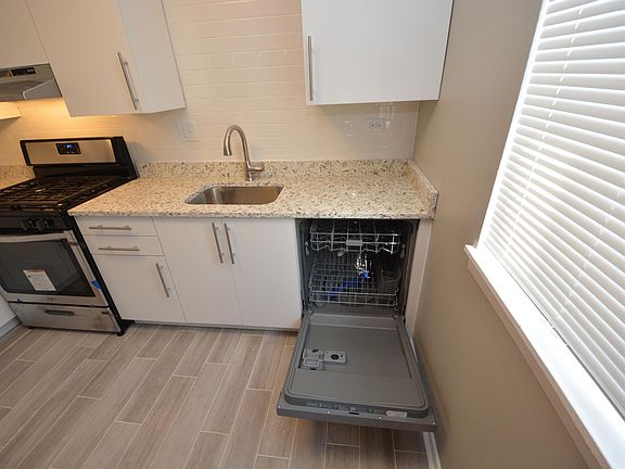 3rd image of 319 Bluff Ave #C1