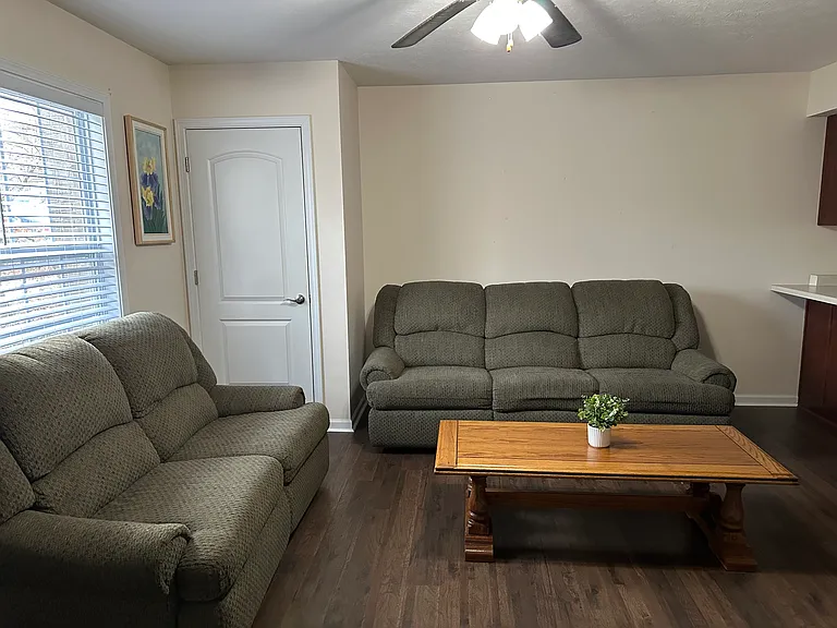 1250 W Adams Hill Cir #204 — Photo 5
