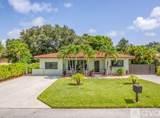 717 NE 162nd St #2, Miami, FL 33162