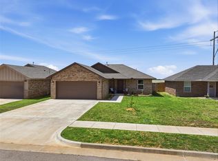 1212 Sierra Ln, Kingfisher, OK 73750