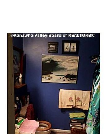 5th image of 3256 Putnam Ave