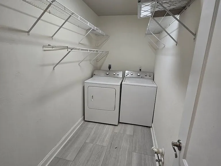 3027 SW 23rd Ave — Photo 18