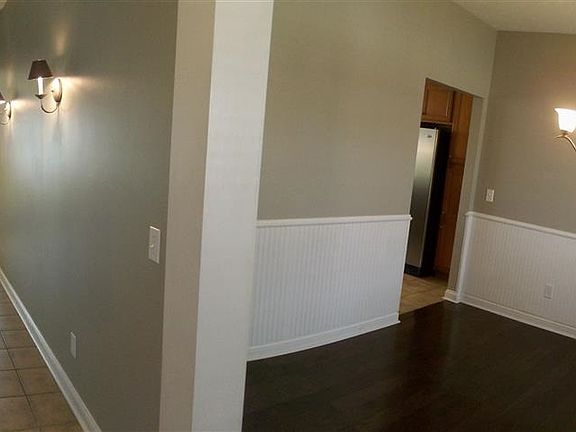 4th image of 1636 Bell Ford Dr E