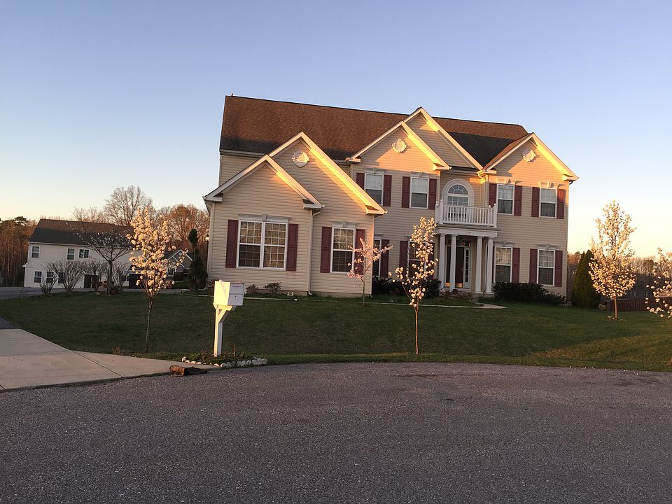 1st image of 719 N Channel Dr