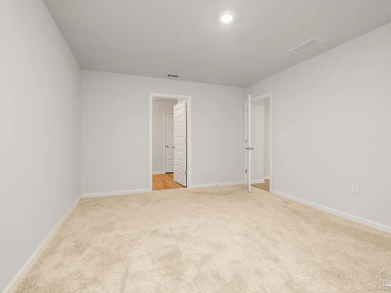 4066 Blaney Ln — Photo 6