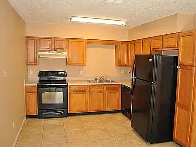 3 bed, 200 sqft, $1,150 — Photo 2