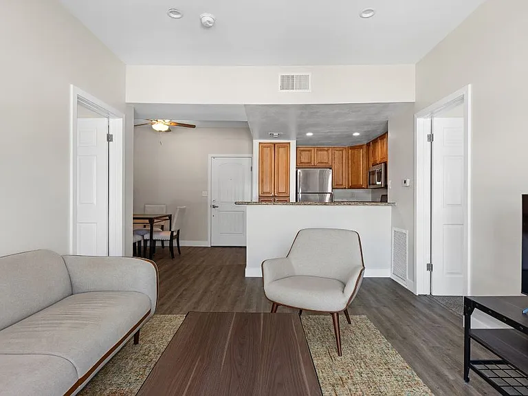 Woodland Trio Apartments — Photo 69