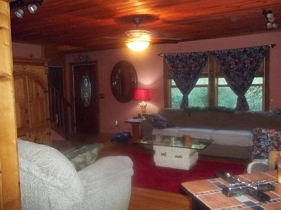 3rd image of 80 Meadow Ave