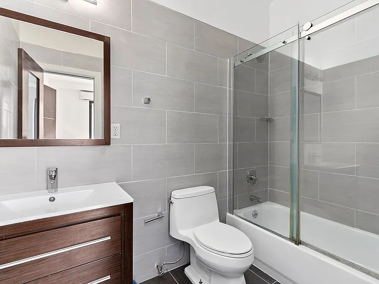 1178 Dean St #2 — Photo 4