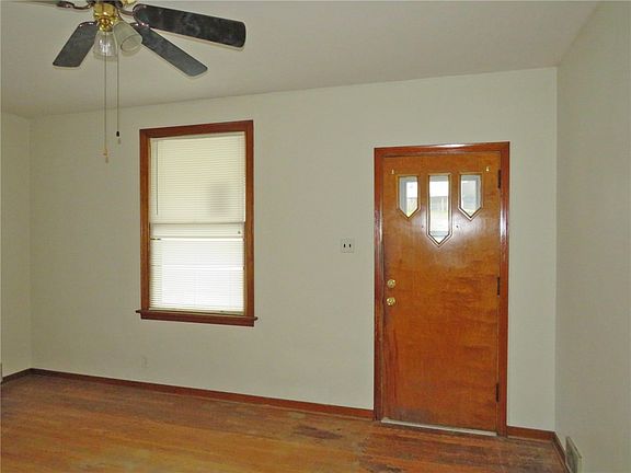 4th image of 123 N 8th St